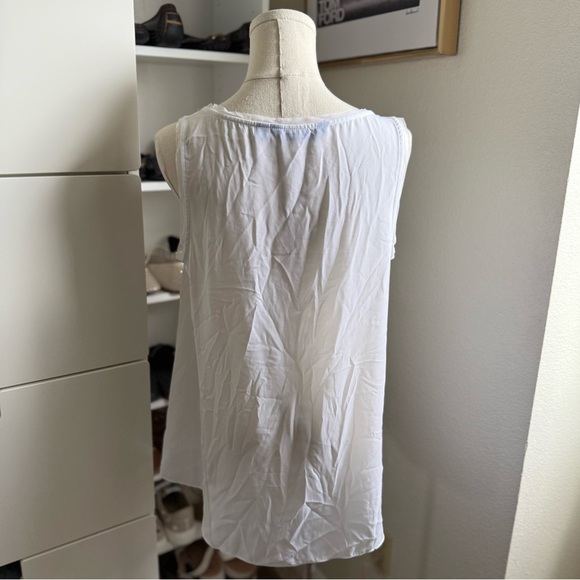 Simply Vera Vera Wang White Embellished Elegant Relaxed Fit Tank Top Size Medium - Picture 5 of 7